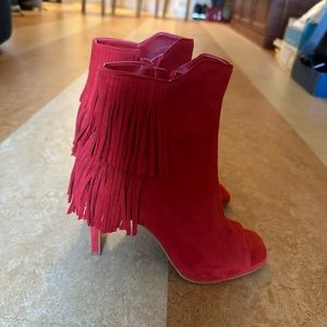 Beautiful Vince Camuto size 7M Red Fringe open toes booties - worn once by me